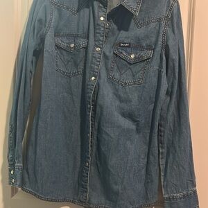 Wrangler retro chambray long sleeve button down pearl snaps